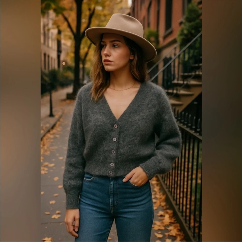 FREE PEOPLE | Alpaca Blend Fuzzy Gray Cropped Button Cardigan Sweater